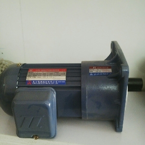 Kch nng ng?m  t th?y l?c 3 t?n LAUNCH TLT 630A