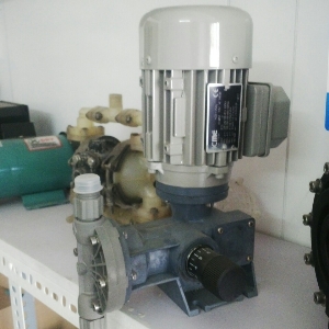 Kch nng ng?m  t th?y l?c 3 t?n LAUNCH TLT 630A