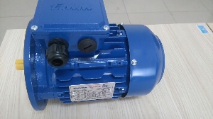 Kch nng ng?m  t th?y l?c 3 t?n LAUNCH TLT 630A