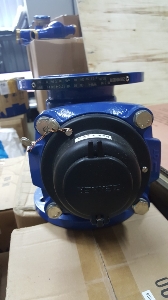 Kch nng ng?m  t th?y l?c 3 t?n LAUNCH TLT 630A